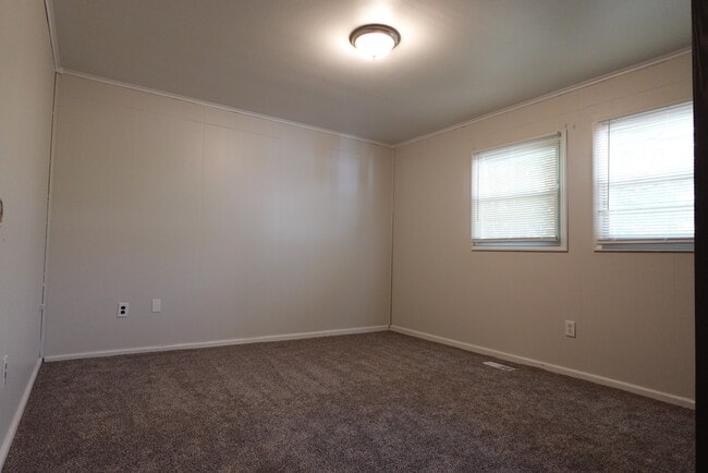 Building Photo - 9631 Pippin Rd