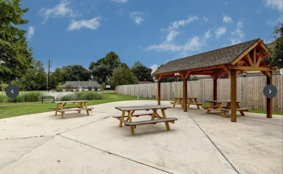 Community area - 114 Rue Argenteuil