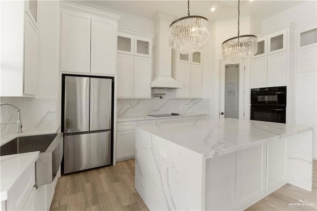 Building Photo - 607 Alameda St