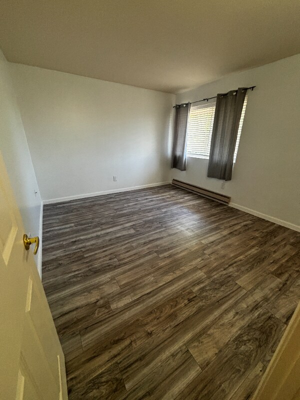 Building Photo - 756 W Kilgore Rd