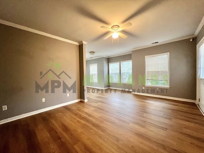 Building Photo - 3425 Manor Ave