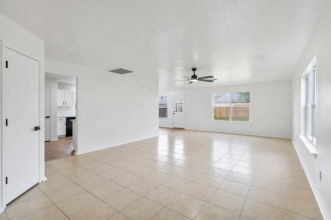 Building Photo - 9031 Aspen Trace Ln