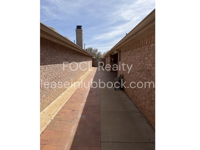 Building Photo - 3/2/2 - Garden Home