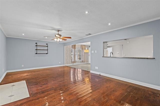 Building Photo - 2117 W Lotus Ave