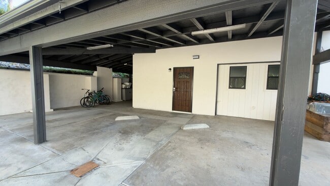 Building Photo - 1689 Burgundy Rd