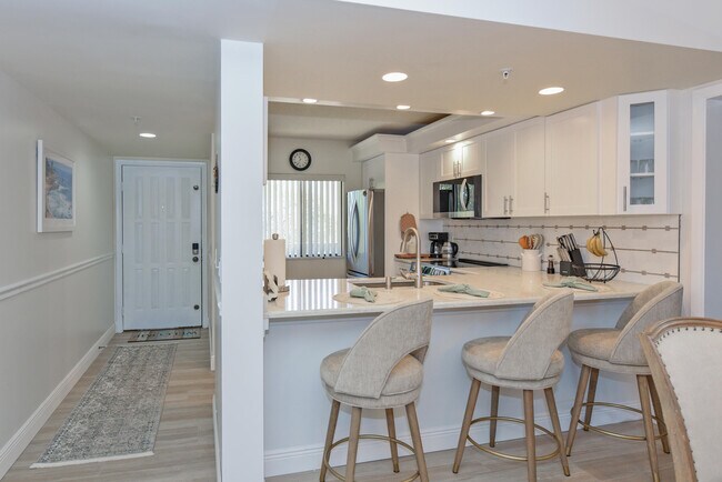 Building Photo - 901 Seafarer Cir