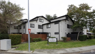 Building Photo - 162r
