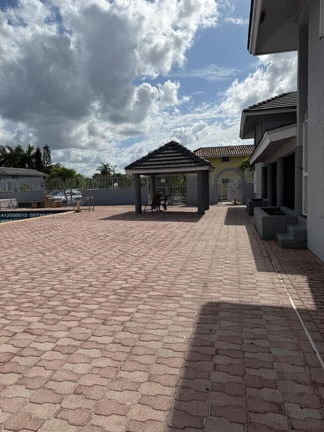 Building Photo - 15675 SW 74th Cir Dr