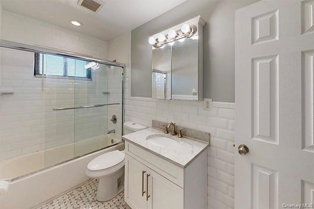 Building Photo - 807 Lake Blvd