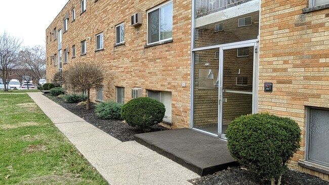 Outside Entrance - 3339 Epworth Ave