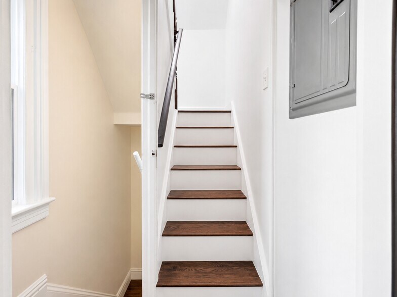 Private Staircase - 22 Harrison Ave
