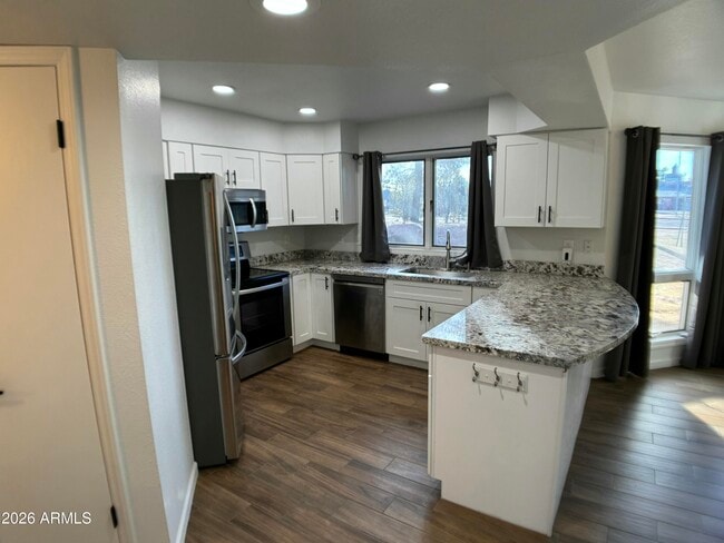 Building Photo - 905 N Beeline Hwy