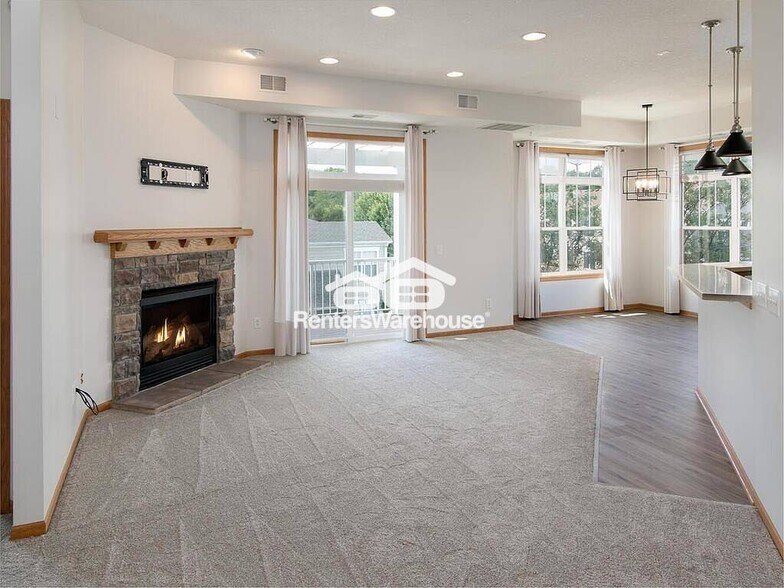 Building Photo - 9630 Independence Cir