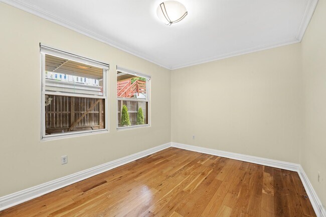 Building Photo - 385 1st St
