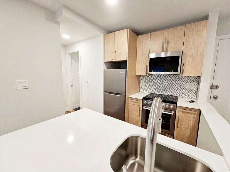 Building Photo - 501 Beacon St