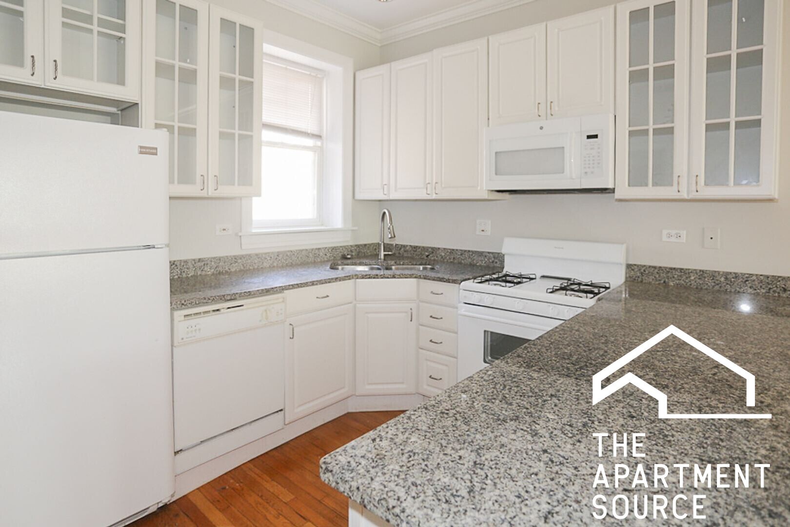 Building Photo - 3854 N Southport Ave