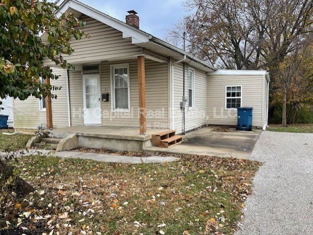 Building Photo - 706 W Johnson St