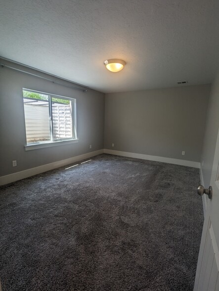 Master bedroom - 254 S. 1000 E. Unit B