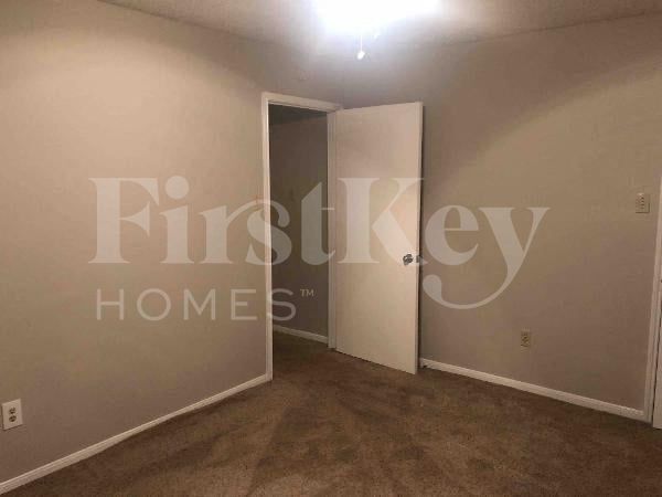 Building Photo - 18111 Fireside Dr
