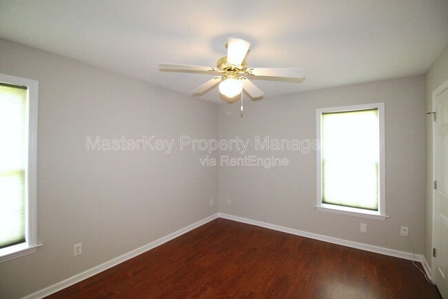 Building Photo - 305 Noonday Ct