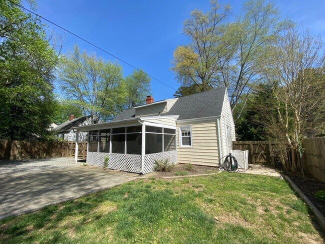 Building Photo - 4 Bed, 2 Bath Cape Cod style home in the Tuckahoe Elementary District!!