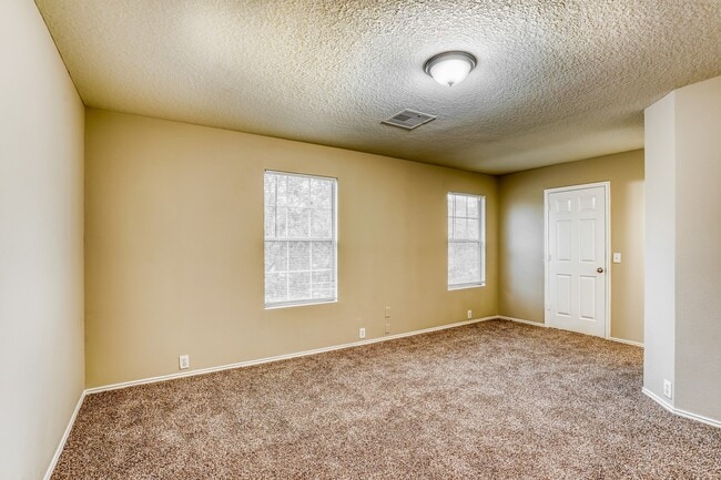 Building Photo - 6331 Scotchwood Dr