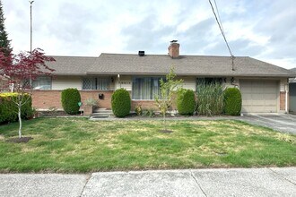 Building Photo - 3 bd Rambler in View Ridge Neighborhood