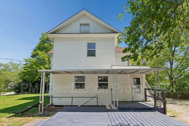 Building Photo - 204 Bury St