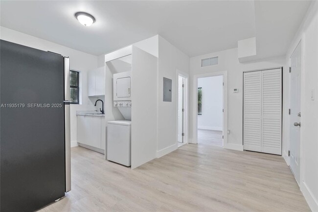 Building Photo - 858 NW 3rd St