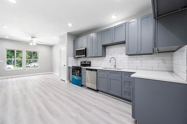 Building Photo - 16985 Glenheath St