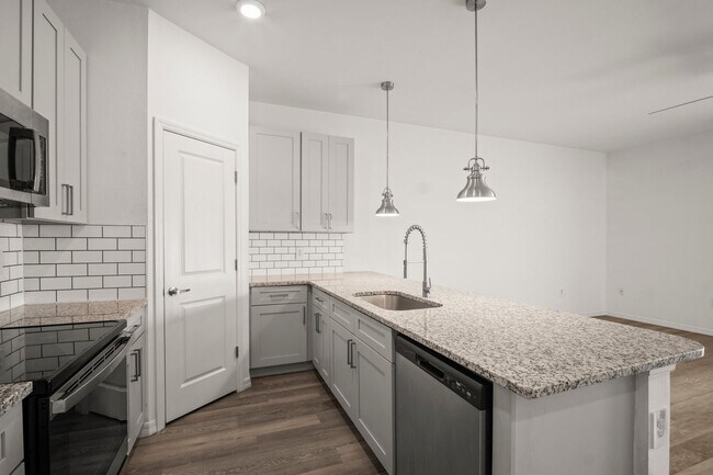 Building Photo - 4718-4718 29th St SW