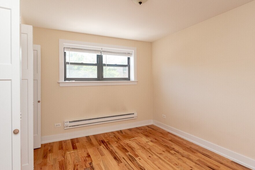 Building Photo - 567 W Arlington Pl