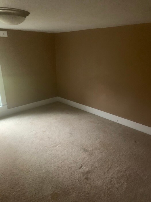 Building Photo - Large 3 bed 1 bath house in Grandville