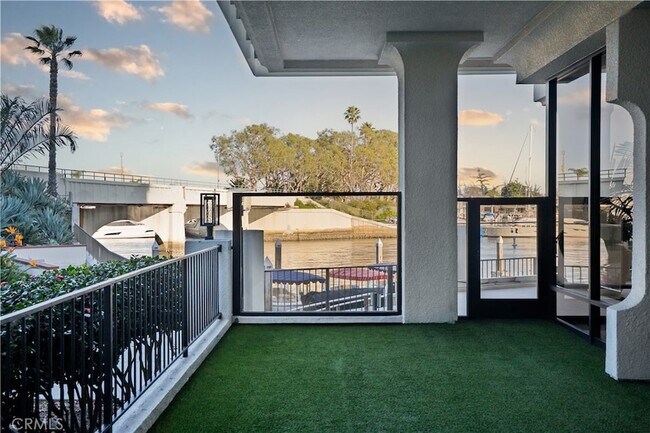 Building Photo - 601 Lido Park Dr