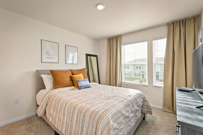 Building Photo - 2-Bedroom Townhome for Rent with Private En-Suite Baths & Screened Porch