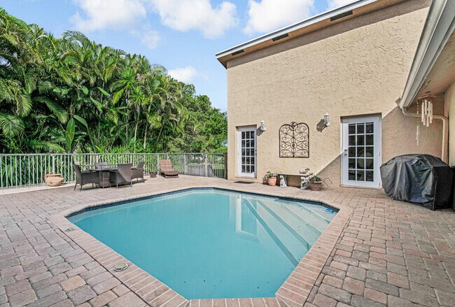 Building Photo - 6255 Timberlakes Way