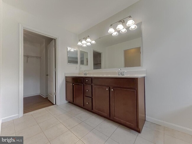 Building Photo - 2728 Coppersmith Pl