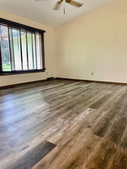 Living Room - 120 Bunn Dr