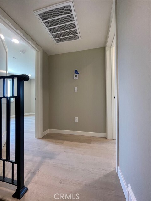 Building Photo - 4251 E Live Oak Ave