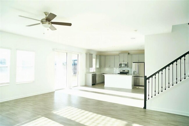 Building Photo - 3048 Ella Wy