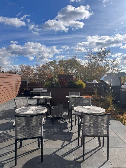 Building Photo - 329 Pacific Ave