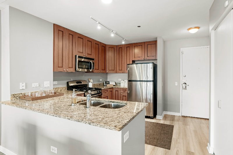 Building Photo - 752 S Clark St