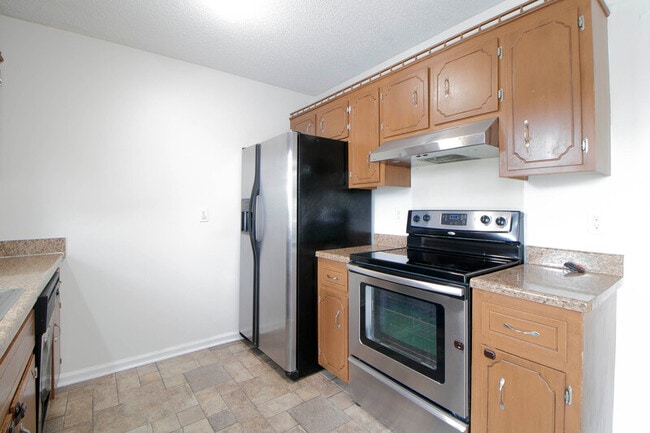 Building Photo - 606 Artic Ave