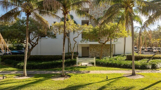 Building Photo - 210 Seaview Dr