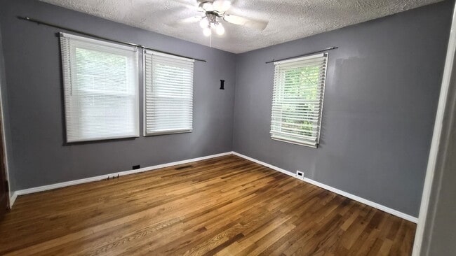 Building Photo - 332 N Fishtrap Rd