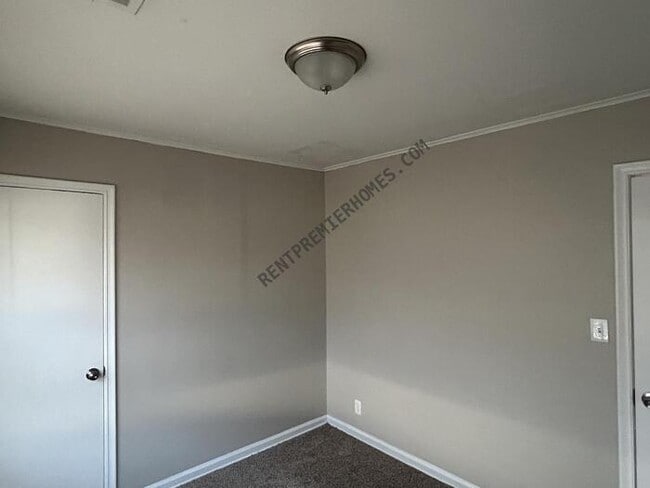 Building Photo - 4141 E 36th Pl