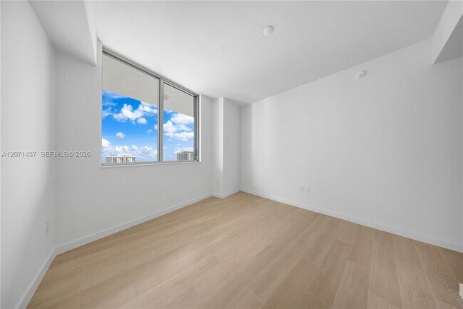 Building Photo - 1400 Biscayne Blvd