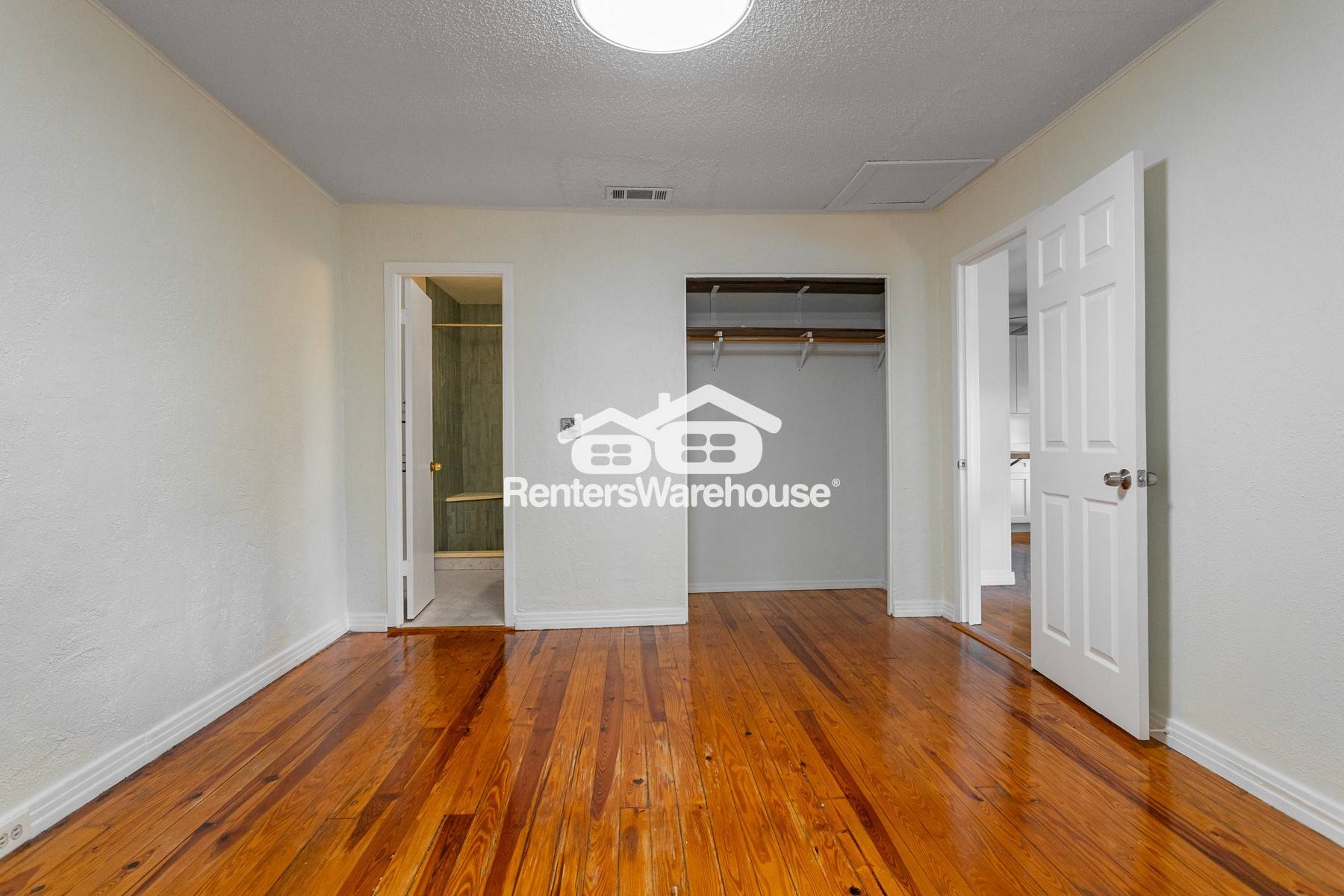 Building Photo - 1008 W Powhatan Ave