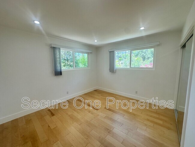 Building Photo - 4654 Galendo St