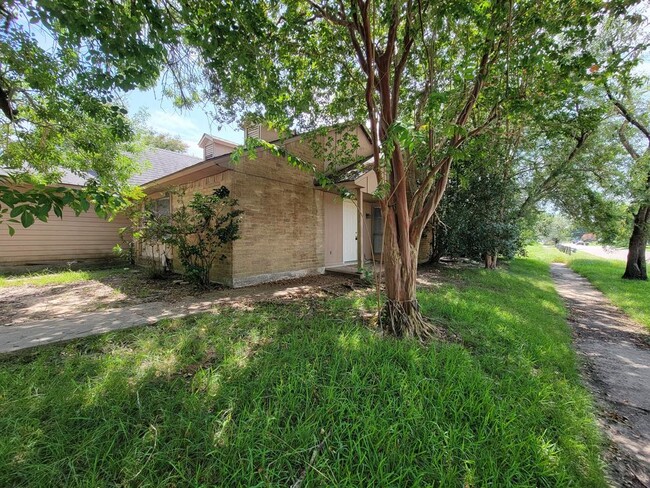 Building Photo - 17423 Ranch Country Rd